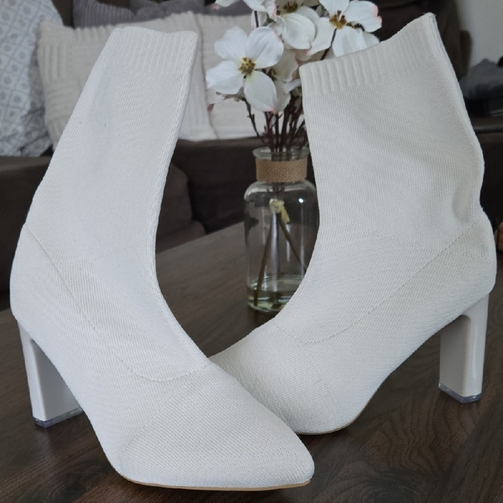 White Women's Knitted Boots Size 9.5